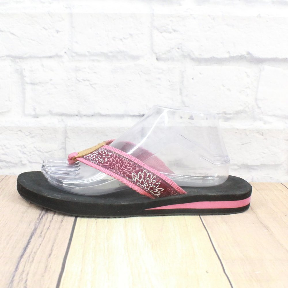 LL Bean Women's Pink Printed Nylon Flip Flops Summer Flat Sandals Size 9 M - Picture 1 of 9